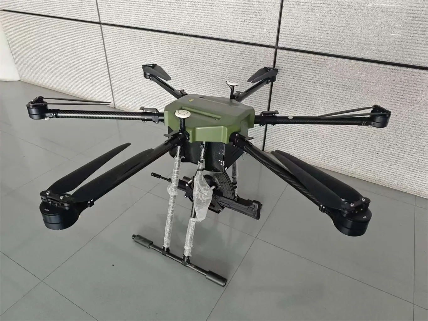 突击者智能-多功能智能机器人实拍图